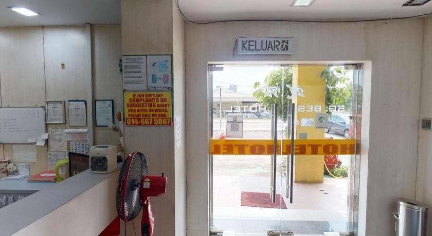 Serdang Business Hotel Seri Kembangan Exterior photo
