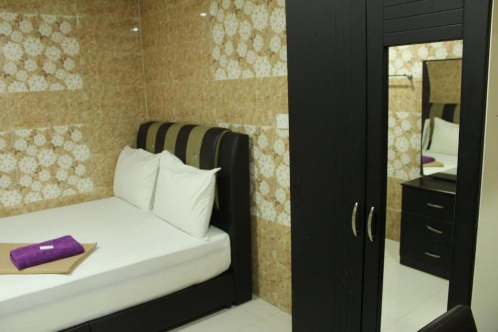 Serdang Business Hotel Seri Kembangan Exterior photo
